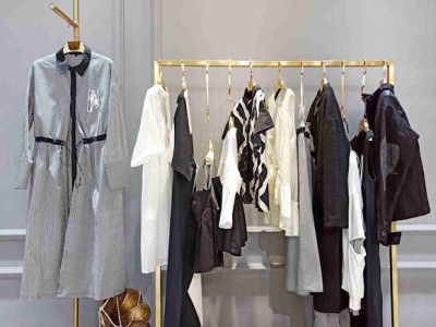 马可未品牌折扣服装加盟批发原单2019新款连衣裙图8