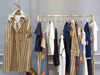 马可未品牌折扣服装加盟批发原单2019新款连衣裙图6