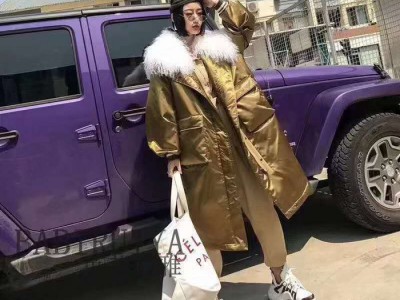 一线知名时尚芭芘瑞雅羽绒服品牌折扣服装加盟外贸尾单图3